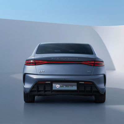 Os sedanes elétricos do SELO EV de BYD 650km quatro rodas conduzem o veículo elétrico superior