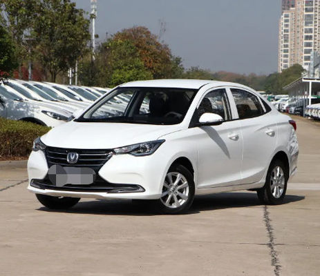 A gasolina usada de Changan YueXiang pôs os carros 1.5L 107Hp L4 para a família