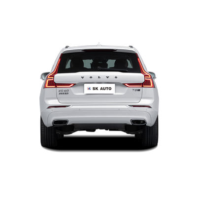 O híbrido SUV inteiramente elétrico 2.0T 310HP L4 4WD de VOLVO XC60 para famílias viaja