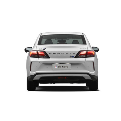O cruzamento longo varia o automóvel EV Dongfeng Venucia D60EV que de 420km o cruzamento longo varia carros de 420km EV para famílias