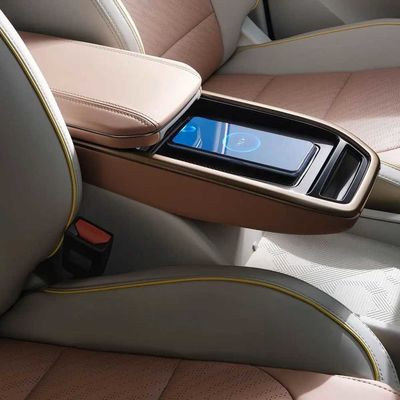 Carro elétrico luxuoso elétrico Van dos sedanes 450km da geometria M6 de Geely