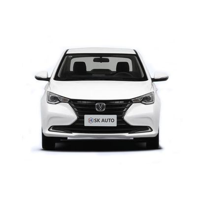 A segunda mão quase nova usou o sedan de Changan YueXiang da gasolina dos carros