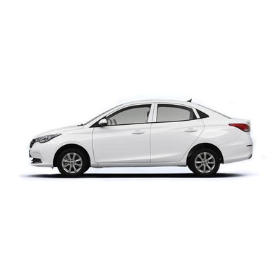 A segunda mão quase nova usou o sedan de Changan YueXiang da gasolina dos carros