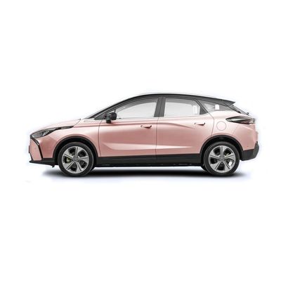 A porta 5 Seater de SUV 150km/H 5 do tamanho médio da geometria M6 de Geely para famílias viaja