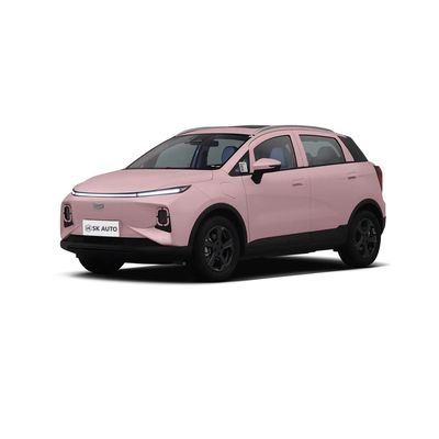 A porta 5 5 Seat do carro elétrico 550km da geometria E SUV de Geely elétrico para famílias viaja