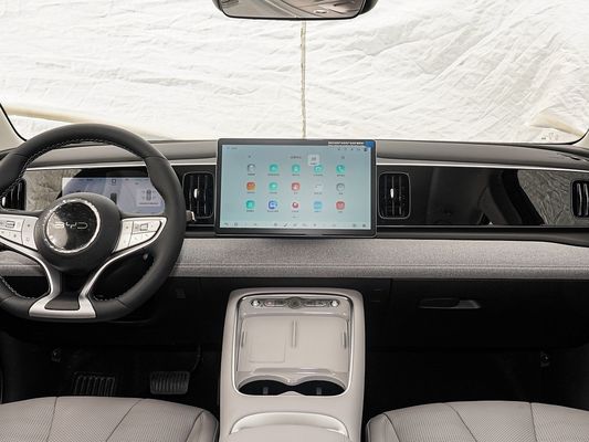 Display touchscreen Interior Características 2025 Modelo BYD EV Carro com teto solar e bateria de 60,9 kWh Energia de carregamento rápido Veículo elétrico Venda Quente