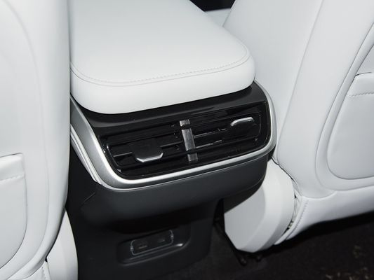 2025 Xpeng G9 SUV totalmente elétrico 93.1kWh Capacidade da bateria 423kW Max Potência do motor 680km Longo alcance e carregamento rápido com teto solar
