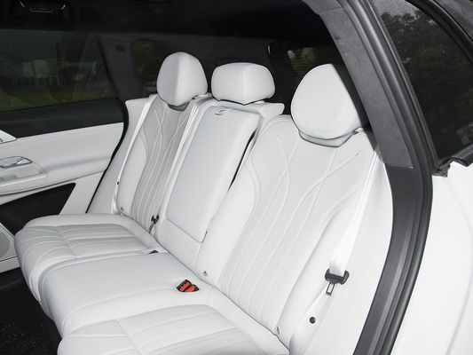 2025 Xpeng G9 SUV totalmente elétrico 93.1kWh Capacidade da bateria 423kW Max Potência do motor 680km Longo alcance e carregamento rápido com teto solar